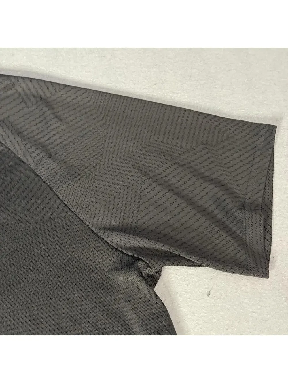 Under Armour HeatGear T-Shirt Mens‎ XL Black Pattern Athletic Loose Fit Gym